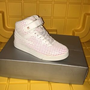 FILA WHITE HIGH TOP SNEAKER